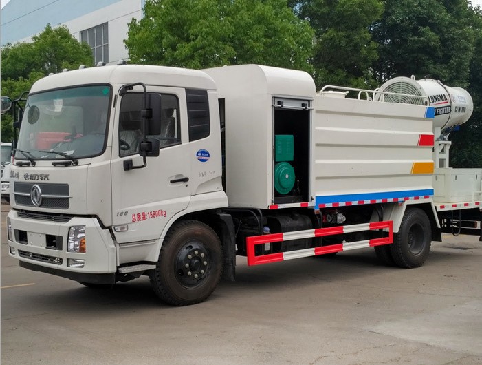 10方東風(fēng)農(nóng)藥噴灑車(chē)圖片 10方東風(fēng)農(nóng)藥噴灑車(chē)圖片