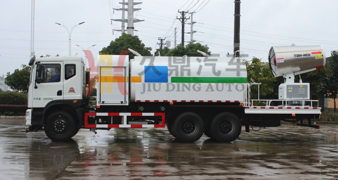 100米風送式霧炮東風御虎后雙橋多功能抑塵車