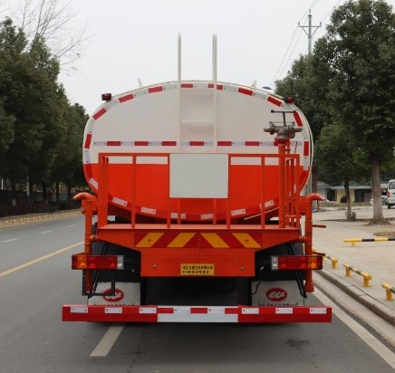 陜汽小三軸20方灑水車_中汽力威牌HLW5251GPSSX6型綠化噴灑車5
